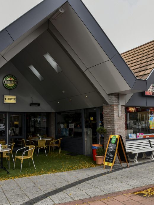 Eethuis het pleintje winkelcentrum Soest-zuid