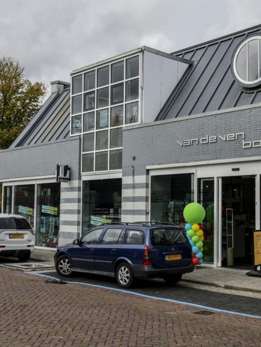 Van de Ven boeken winkelcentrum Soest-zuid