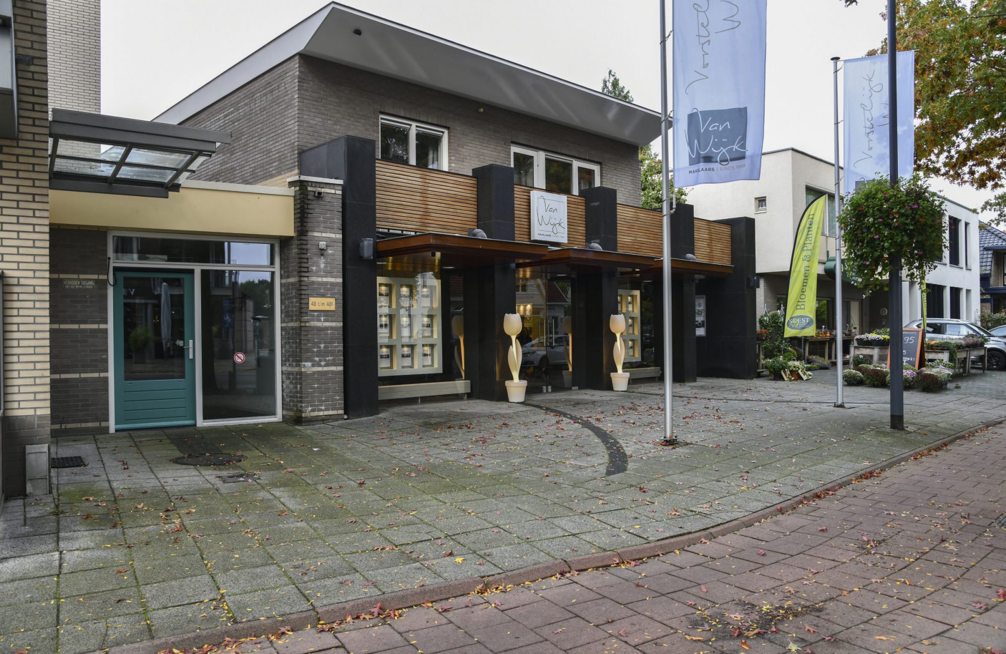 Van wijk makelaars winkelcentrum Soest-zuid
